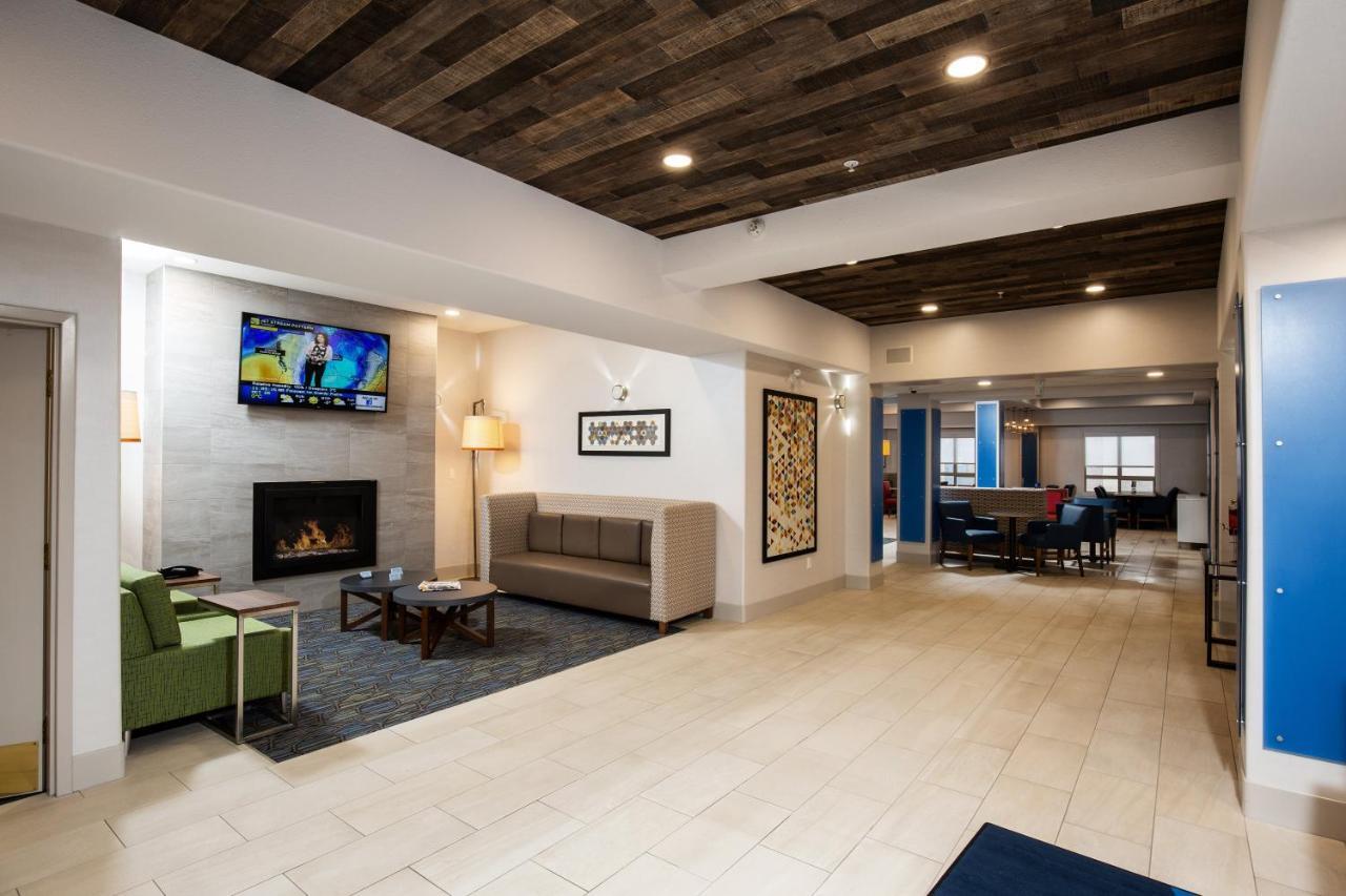 Express By Ihg Hotel Grande Prairie